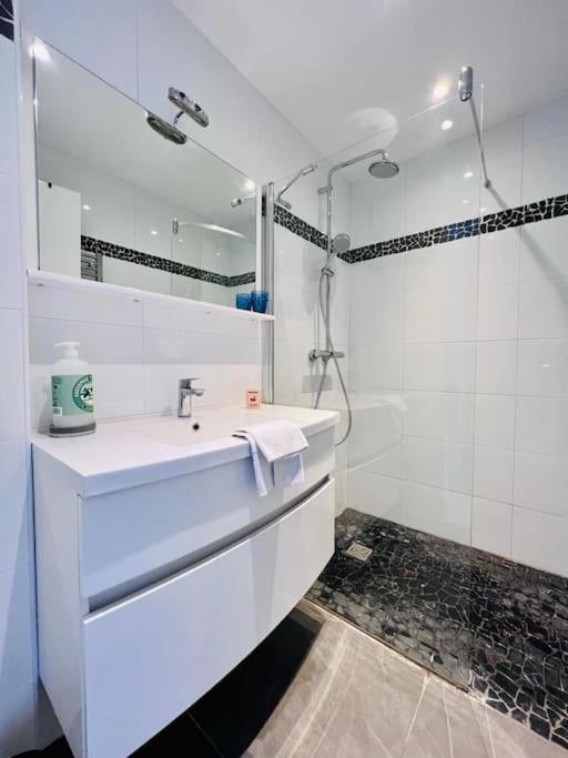 Le Pinede - Apt 4 Prs- Parking - Clim - 500M Plages Antibes Ngoại thất bức ảnh